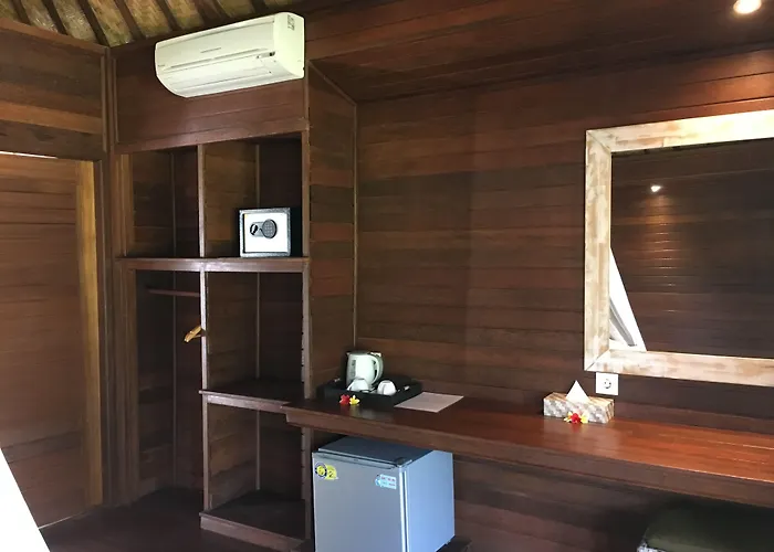 ホリデーパーク The Niti Hut's レンボンガン島