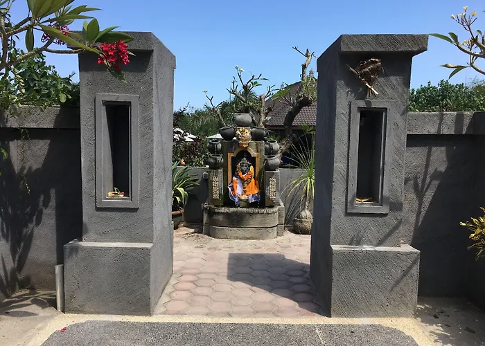 ホリデーパーク The Niti Hut's レンボンガン島